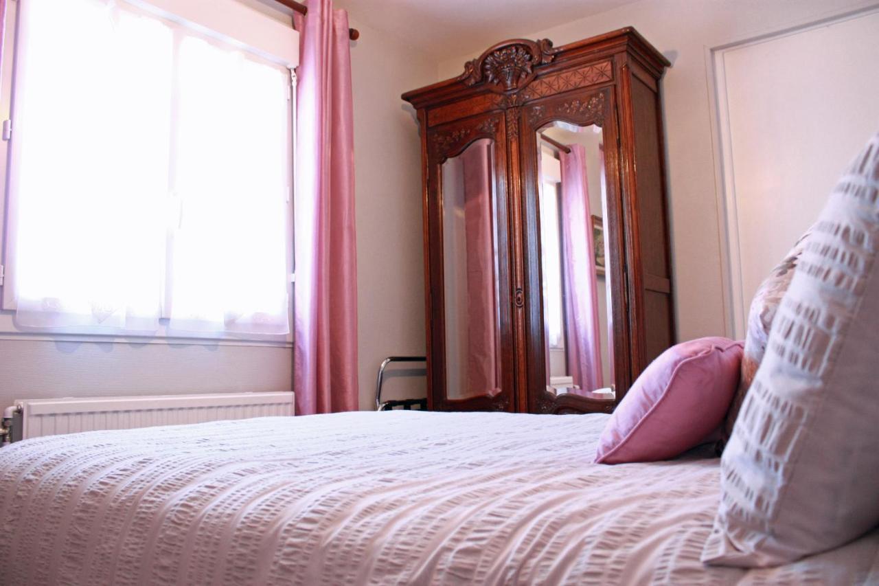 Les Camelias Bed & Breakfast Binic Exterior photo