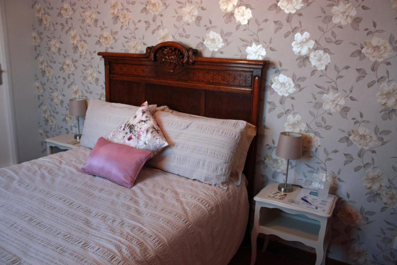Les Camelias Bed & Breakfast Binic Exterior photo