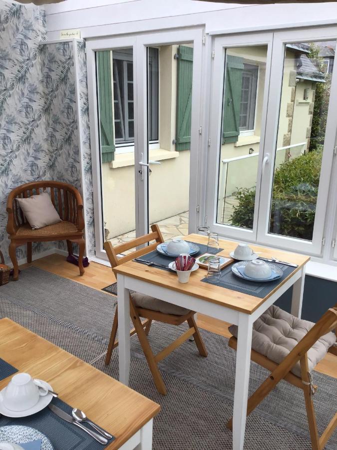 Les Camelias Bed & Breakfast Binic Exterior photo